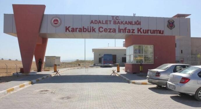 Cezaevine polis baskını: Koğuşlar 10 saat arandı
