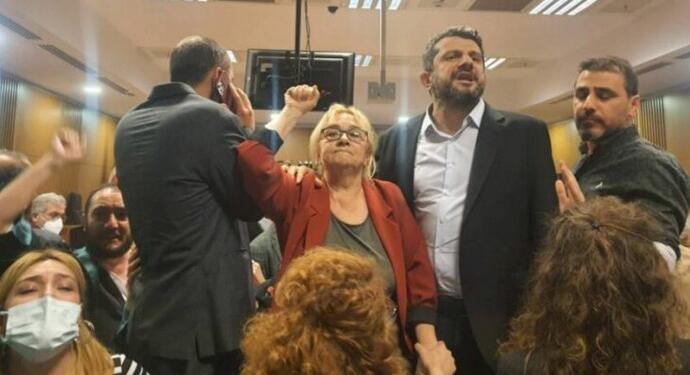 ‘Çıplak arama’ davasında 3 polise ceza istendi