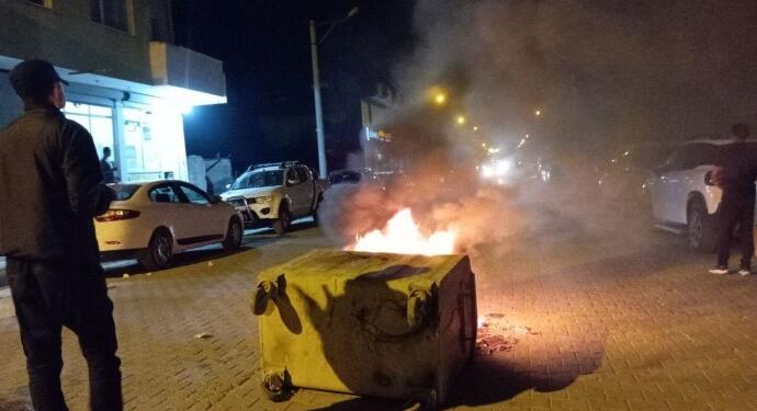 Gençlerden kayyım protestosu