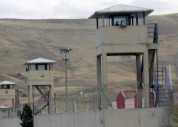 Tutsaklar ‘özgürlük’ eylemini sürdürüyor