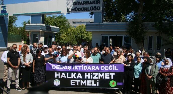 DEDAŞ önünde açıklama: Sorumlulardan hesap sorulması için mücadele edeceğiz