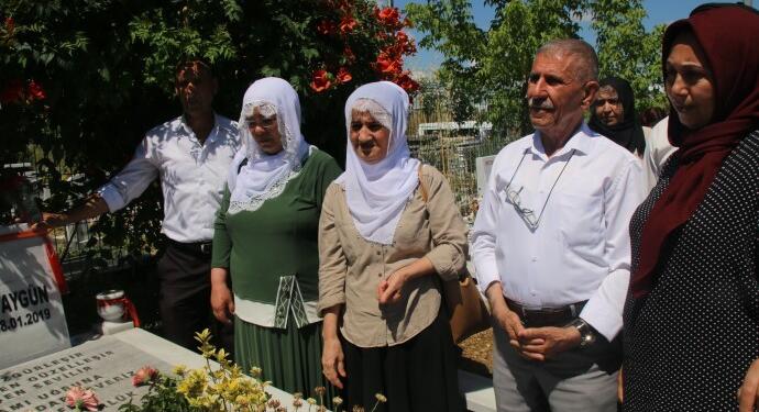 Özgürlük mücadelesinde yaşamını yitirenlerin mezarları ziyaret edildi