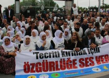 ‘Tecrit parçalanana kadar meydanlardayız’