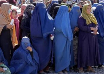 Kadın hakları aktivisti Aisha: Afgan kadınların hayatı pamuk ipliğine bağlı