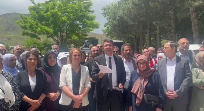 Eşbaşkan Erol ifade verdi: Erdoğan fotoğrafı için yasal bir zorunluluk yok