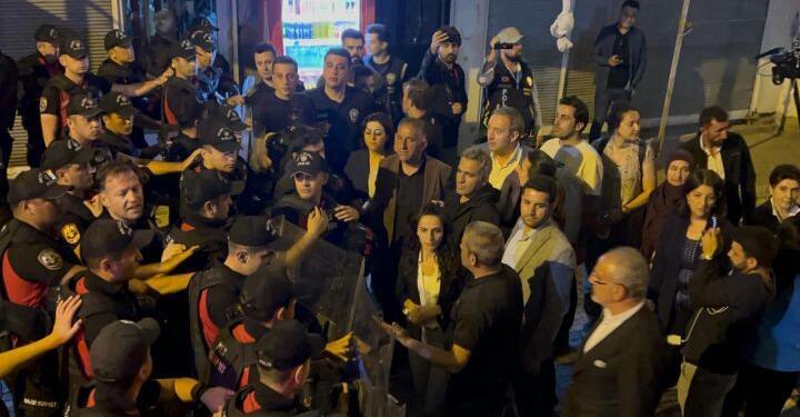 Polis eş genel başkanlar ve vekillere saldırdı