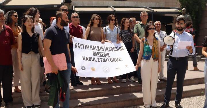 Hukuk örgütleri: Halk iradesine yapılan darbeyi kabul etmiyoruz