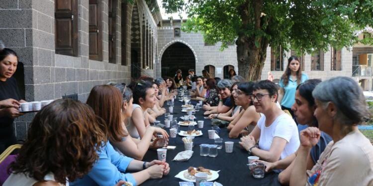 TJA’dan cezaevinden çıkan kadınlarla buluşma