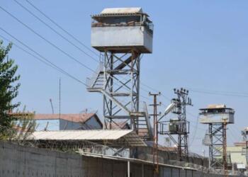 Tutsakların ‘özgürlük’ eylemi devam ediyor