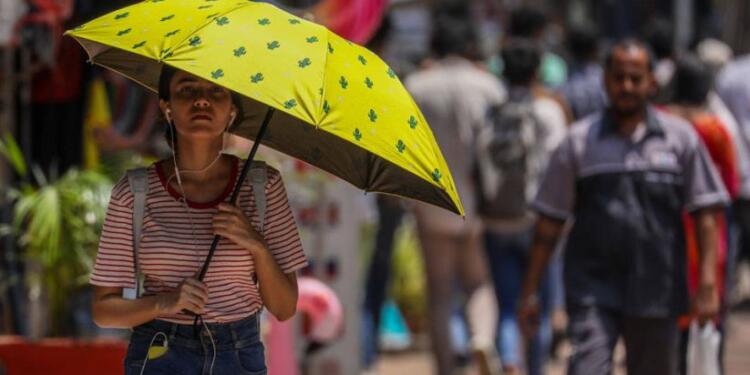 Hindistan’da aşırı sıcaklardan 40 kişi hayatını kaybetti