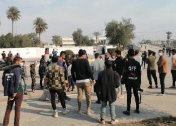 Irak hükümetine karşı Zikar’da gösteri