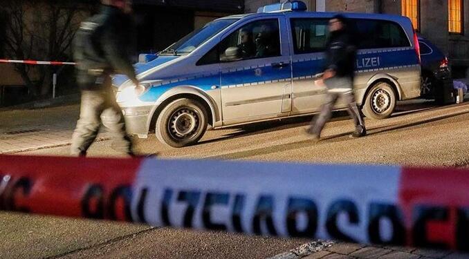 Almanya’da faşistler iki kız çocuğuna saldırdı