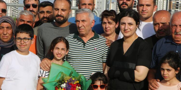 30 yıllık tutsak Özhan tahliye edildi