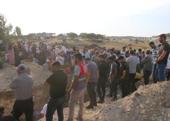 Yangında yaşamını yitiren 12 yurttaş defnedildi