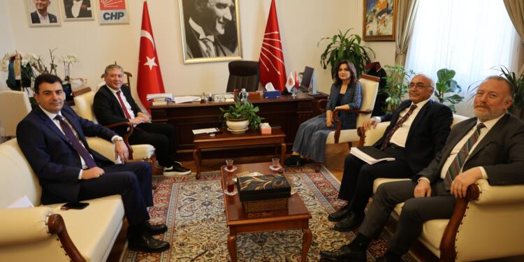 DEM Parti’den 3 partiye ‘kayyım’ ziyareti