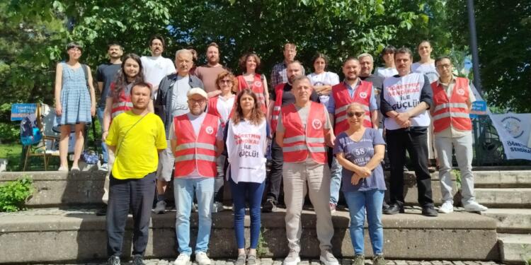 Özel sektör öğretmenleri 21 gündür eylemde