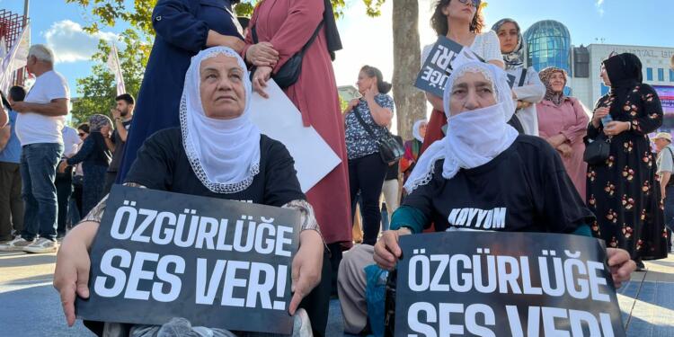 Foto Galeri | İstanbul Mitingi: 1925’ten 1999’a, diz çökmedik, çökmeyeceğiz