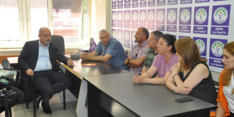 Hopa ve Fındıklı belediye başkanları DEM Parti’yi ziyaret etti