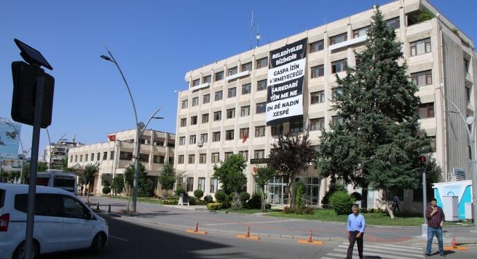 Kayyım 290 milyon faizle 545 milyon kredi çekmiş