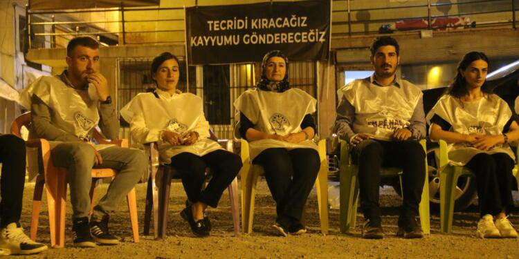 Colemêrg’te nöbet başladı: Tecridi kıracağız, kayyumu göndereceğiz