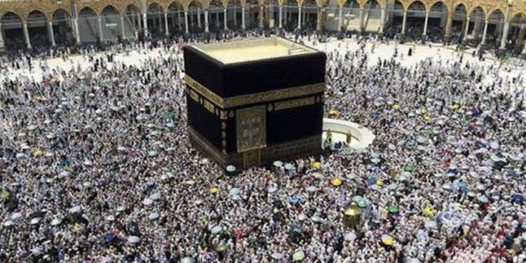 Mekke’de aşırı sıcaklardan en az 577 hacı hayatını kaybetti