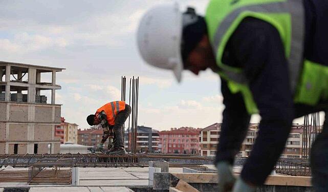 TÜİK verisi: Asgari ücretli çok çalışıp az kazanıyor