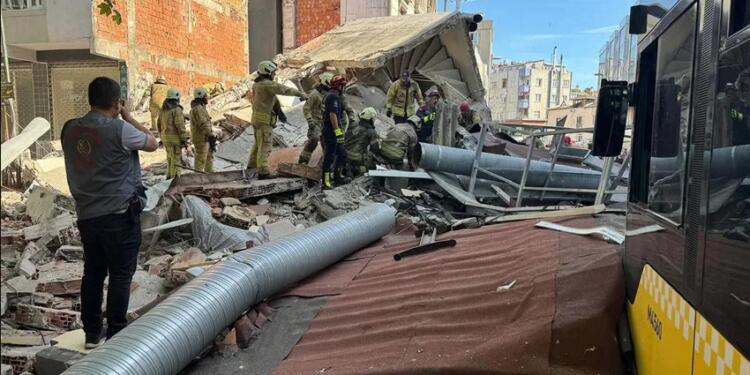 Küçükçekmece’de çöken binayla ilgili 2 kişi gözaltına alındı