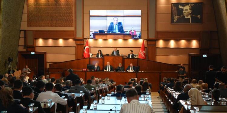 İBB Meclis toplantısında kayyım tepkisi