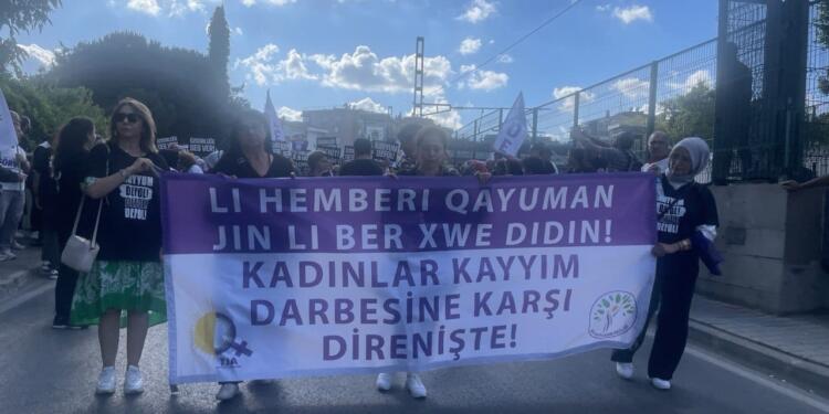 Foto Galeri | İstanbul Mitingi: 1925’ten 1999’a, diz çökmedik, çökmeyeceğiz