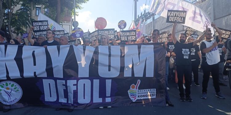 İstanbul’da kayyıma karşı miting sona erdi: Kayyıma geçit yok