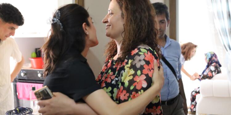 DEM Parti Amed’te aileleri ziyaret etti