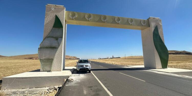 Kayyımın 4 milyonluk kapısı rüzgara dayanamadı