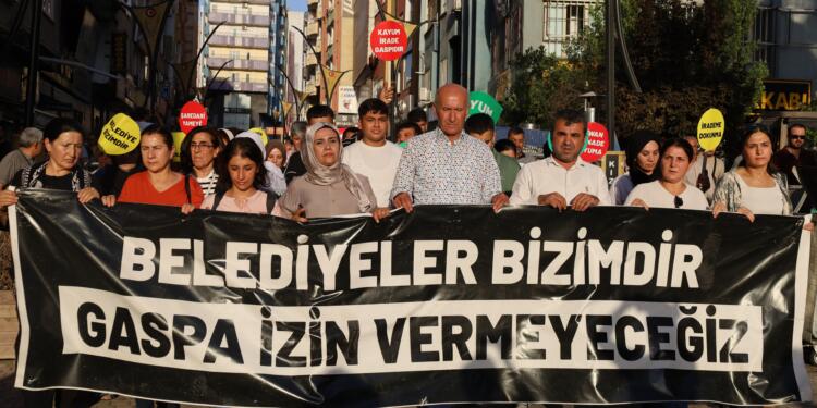 Qoser ve Hezex’te kayyıma karşı yürüyüş