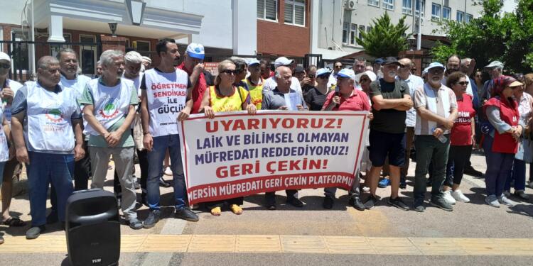 Eğitimci ve velilerden yeni müfredat boykotu