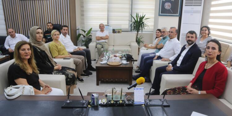 Akdeniz Belediyesi’ni ziyaret eden Hatimoğlulları: Halkla birlikte yöneteceğiz