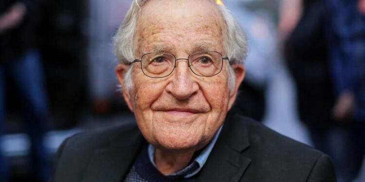 Noam Chomsky’nin hayatını kaybettiği teyit edilmedi
