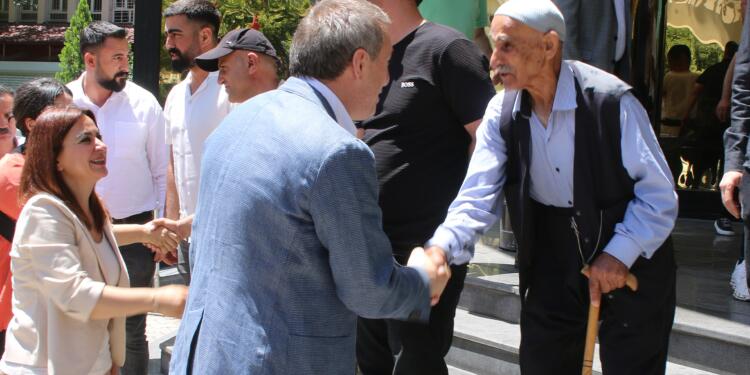 Eş Genel Başkanların bayram ziyaretleri | ‘Bizler şikayet merci değil, çözüm merciiyiz’