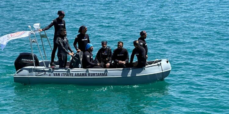 Wan Gölü’nde kaybolan Hanalp’ın cenazesine ulaşıldı