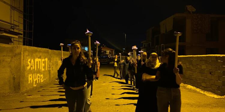 Kadınlar irade gaspına karşı meşaleli yürüyüş yaptı