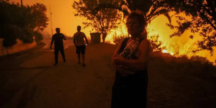 Yunanistan’daki orman yangınlarında 1 kişi hayatını kaybetti