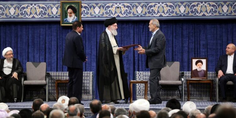 İran’da Mesud Pezeşkiyan dönemi resmen başladı