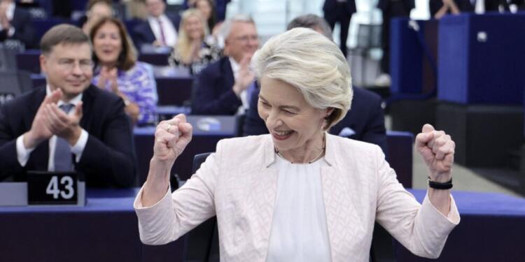 Ursula von der Leyen yeniden Avrupa Komisyonu başkanı seçildi