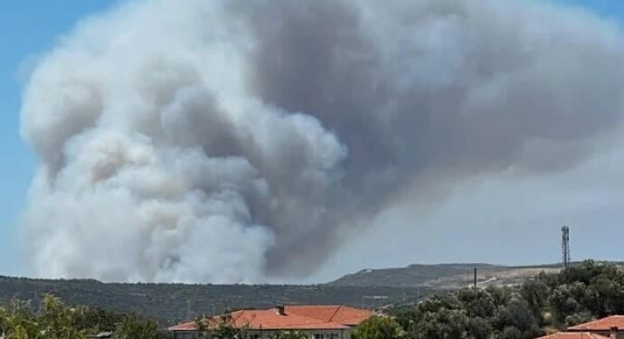 Çeşme’de orman yangını: Söndürme çalışmaları devam ediyor