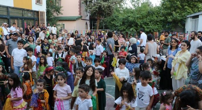 Zarok Ma öğrencileri diplomalarını aldı