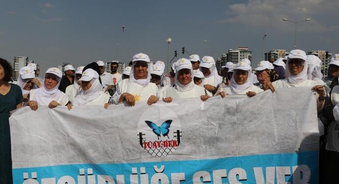 Aylar sonra ilk görüş: Tecrit kalkmazsa çocuklarımız eylemlerini sürdürecek