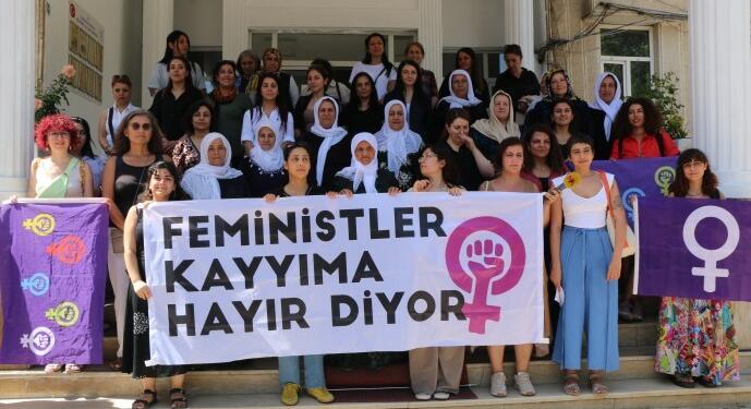 Kadınlar Gever’den seslendi: Kayyım feminist bir meselesidir