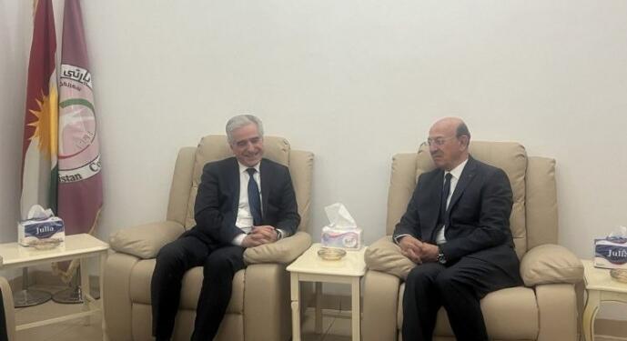 KNK Eşbaşkanı Hewlêr’de siyasi partilerle bir araya geldi