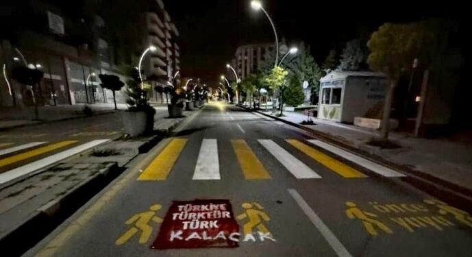 Wan’da Kürtçe uyarı yazısına ırkçı yazılama