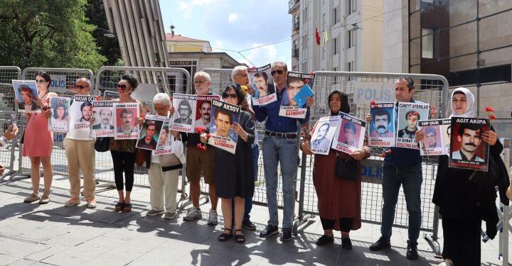 Cumartesi Anneler Aksoy ve Cingöz için adalet istedi