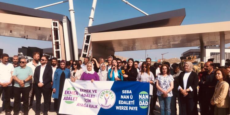 Hatimoğulları: ‘Kürtlerin sınır kapısından faydalanmasının önüne geçiliyor’